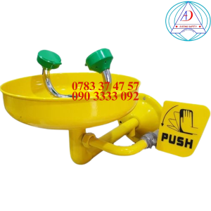bon-rua-mat-khan-cap-gan-tuong-uk302