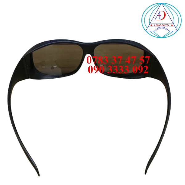 kinh-chong-tia-laser-SK-Co2-4-Gray kinh-chong-tia-laser-SK-Co2-4-Gray